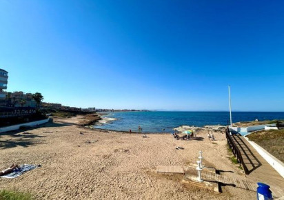 Alquiler a largo plazo · Apartment · Torrevieja · Cabo cervera
