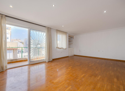 APARTAMENTO - Resale - Torrevieja - Centro