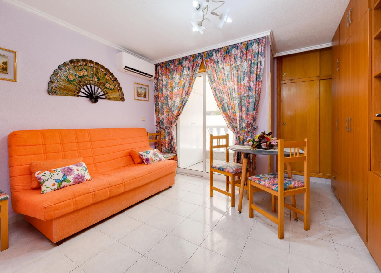 Apartment · Resale · Torrevieja · MA-93400