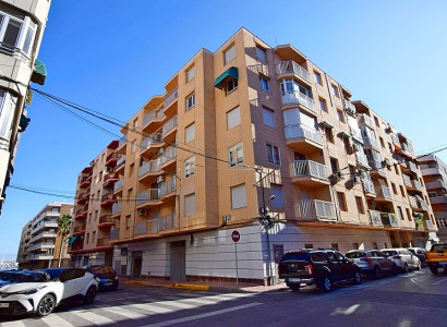 Apartment - Resale - Torrevieja - Playa del Acequión