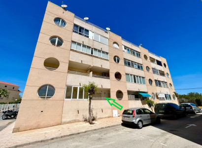 Apartment - Resale - Torrevieja - Urbanización San Luis