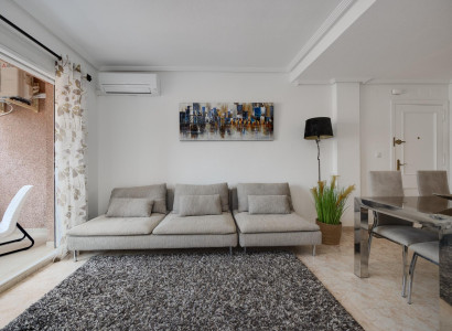 Apartment - Sale - Torrevieja - Playa del cura