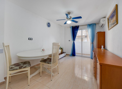 Apartment - Sale - Torrevieja - Playa del cura