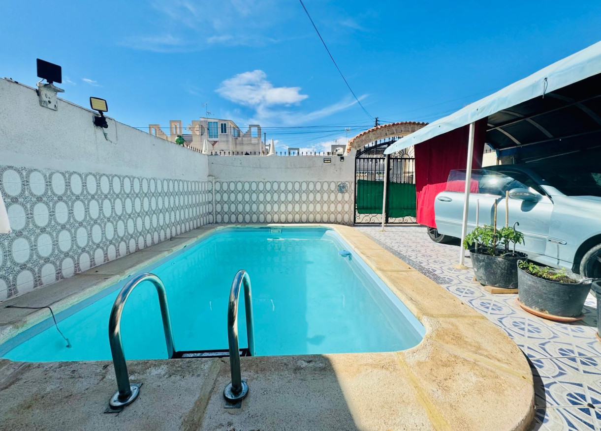 Chalet · Sale · Torrevieja · TBHST-34283