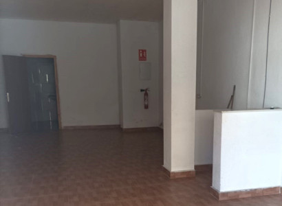 - COMMERCIAL PREMISES · Rynek wtórny · Torrevieja Centro · Torrevieja