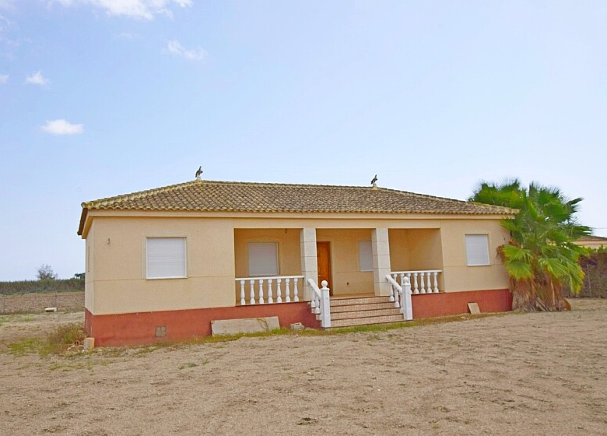 Country house · Sale · Dolores · OL-60302
