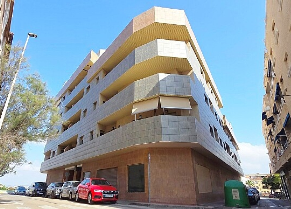 Garage · Sale · La Mata · OL-59468