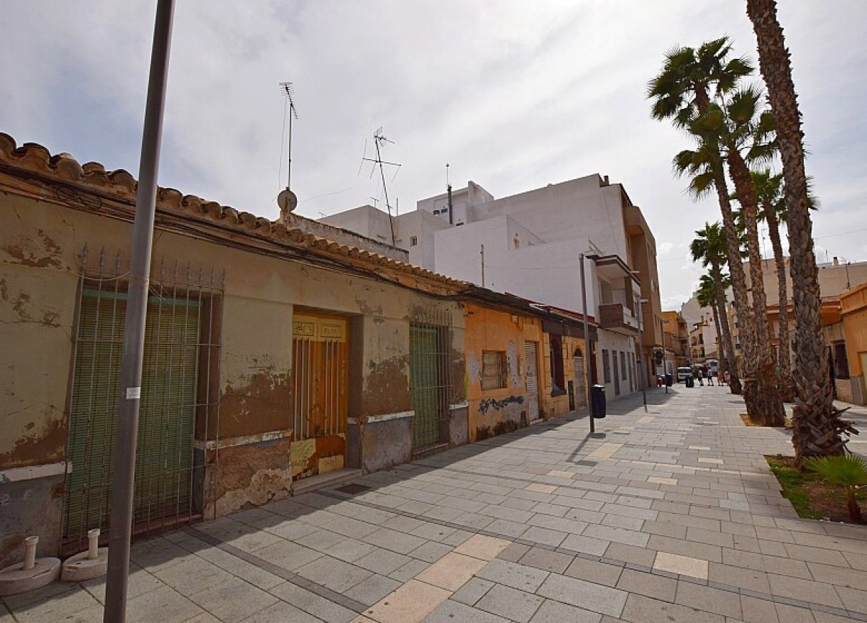 Land · Resale · Torrevieja · OL-95137