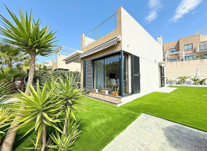 Luxury villa - Sale - Orihuela Costa - La Zenia