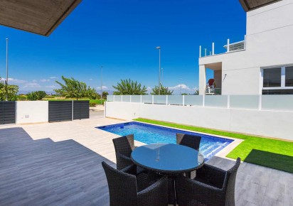 New Build · Villas · Daya Nueva