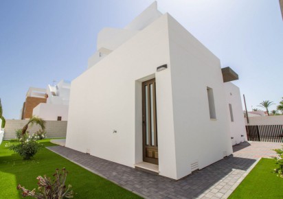 New Build · Villas · Pilar de la Horadada · Mil palmeras