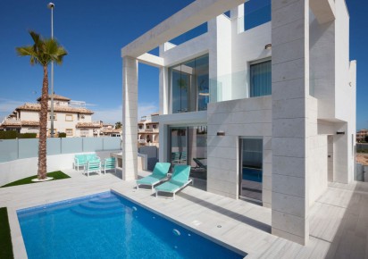 Nueva construcción  · Villas · Cabo Roig