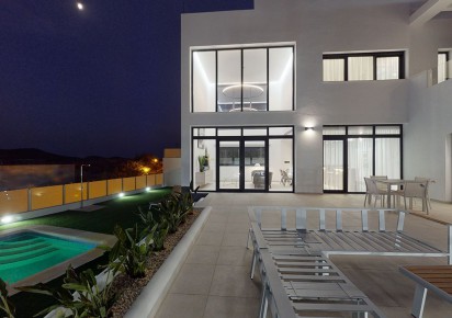 Nueva construcción  · Villas · Finestrat