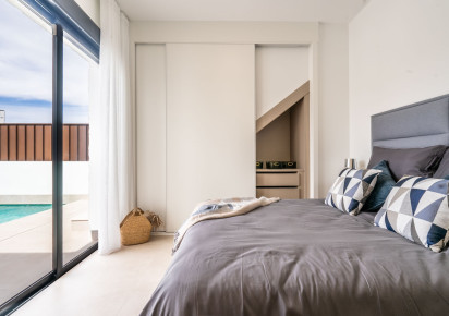 Nueva construcción  · Villas · ROLDAN