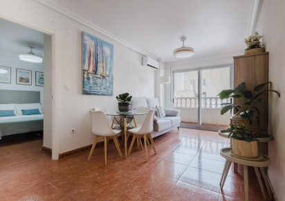 Resale · APARTAMENTO · Torrevieja · Centro