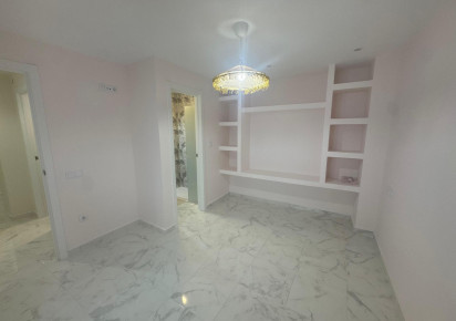 Resale · APARTAMENTO · Torrevieja · Muelle Pesquero