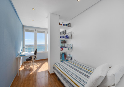 Resale · APARTAMENTO · Torrevieja · Playa Acequion
