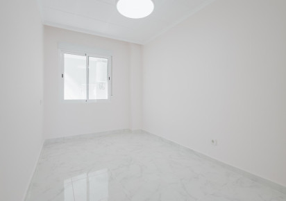 Resale · APARTAMENTO · Torrevieja · Playa de La Acequion