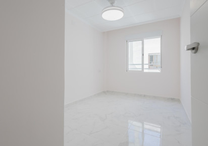 Resale · APARTAMENTO · Torrevieja · Playa de La Acequion
