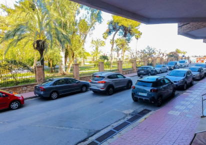 Resale · APARTAMENTO · Torrevieja · Playa del Acequión