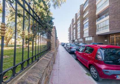 Resale · APARTAMENTO · Torrevieja · Playa del Acequión