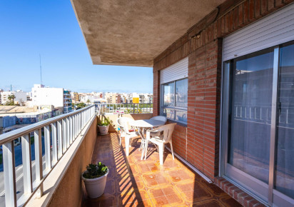 Resale · APARTAMENTO · Torrevieja · Playa del Acequión