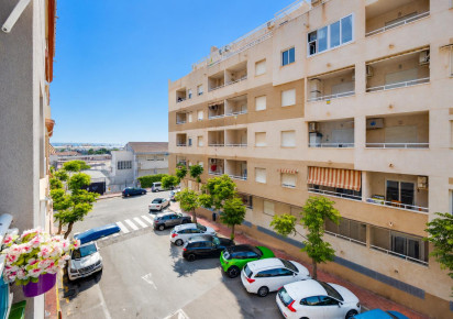 Resale · APARTAMENTO · Torrevieja · Playa del Acequión