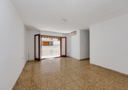 Resale · APARTAMENTO · Torrevieja · Playa del Acequión