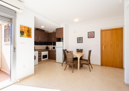 Resale · APARTAMENTO · Torrevieja · Punta Prima