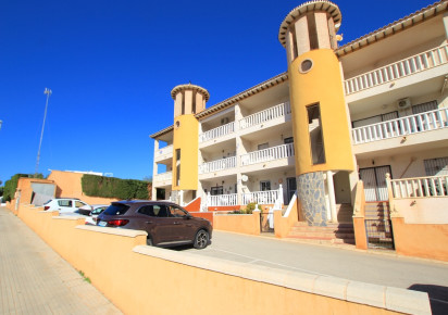 Resale · Apartment · Cabo Roig