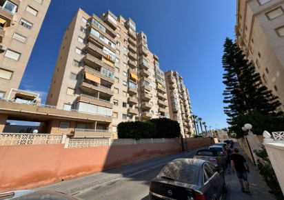 Resale · Apartment · Torrevieja · Aguas nuevas 1