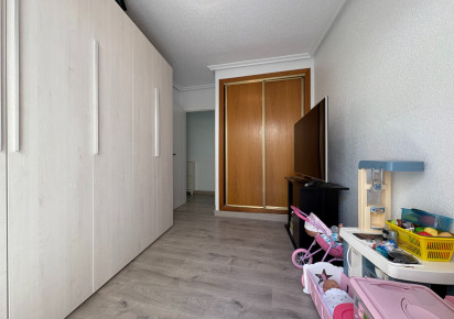 Resale · Apartment · Torrevieja · Centro