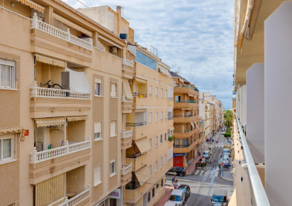 Resale · Apartment · Torrevieja · Centro