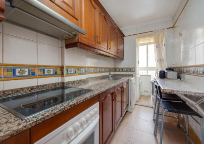 Resale · Apartment · Torrevieja · Centro