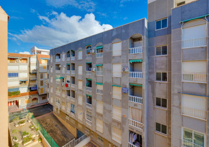 Resale · Apartment · Torrevieja · El Acequión - Los Náufragos