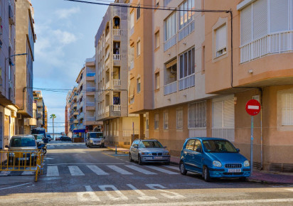 Resale · Apartment · Torrevieja · El Acequión - Los Náufragos