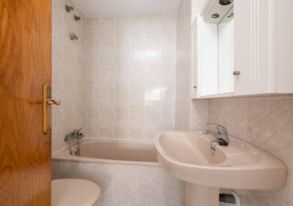 Resale · Apartment · Torrevieja · Paseo maritimo