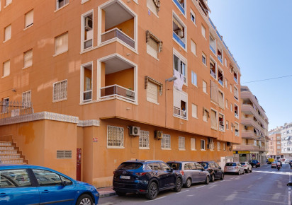 Resale · Apartment · Torrevieja · Playa del cura