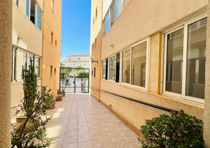 Resale · Apartment · Torrevieja · Urbanización San Luis
