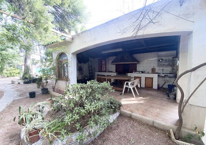 Resale · Country house · Crevillente