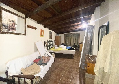 Resale · Country house · Crevillente