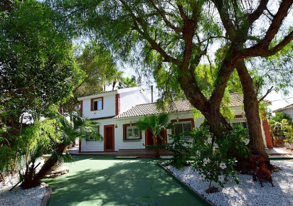 Resale · Country house · Orihuela