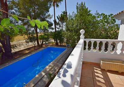 Resale · Country house · Orihuela