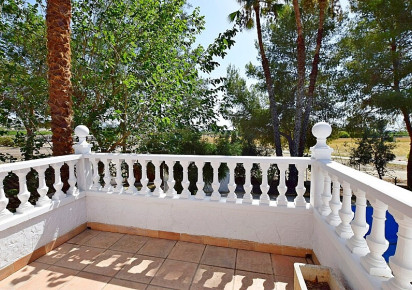 Resale · Country house · Orihuela