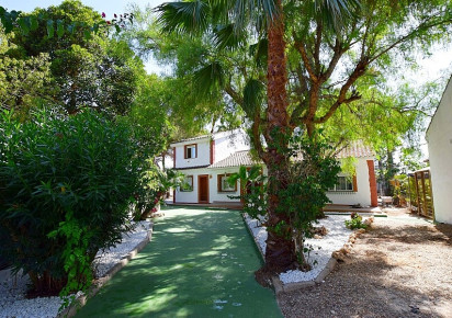 Resale · Country house · Orihuela