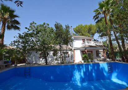 Resale · Country house · Orihuela