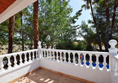 Resale · Country house · Orihuela