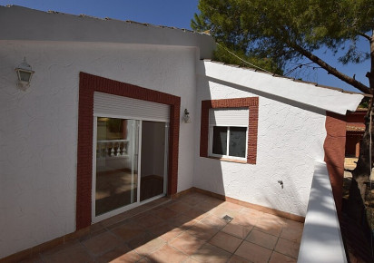 Resale · Country house · Orihuela