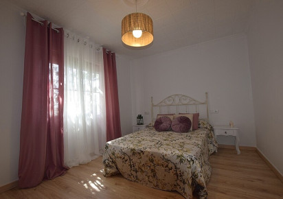 Resale · Country house · Orihuela