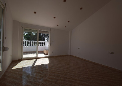 Resale · Country house · Orihuela